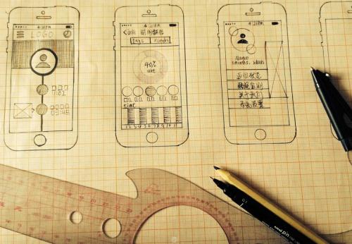 交互設(shè)計(jì)(英文Interaction Design, 縮寫(xiě)IXD)，是定義、設(shè)計(jì)人造系統(tǒng)的行為的設(shè)計(jì)領(lǐng)域，它定義了兩個(gè)或多個(gè)互動(dòng)的個(gè)體之間交流的內(nèi)容和結(jié)構(gòu)，使之互相配合，共同達(dá)成某種目的。